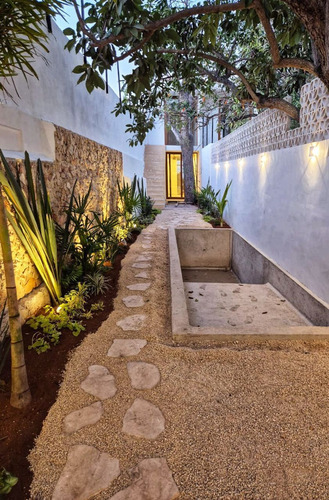 Casa En Preventa A 4 Cuadras De Parque La Plancha, Merida