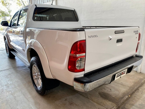Imagen 4 de 13 de Toyota Hilux 2013 3.0 Cd Srv I 171cv 4x2