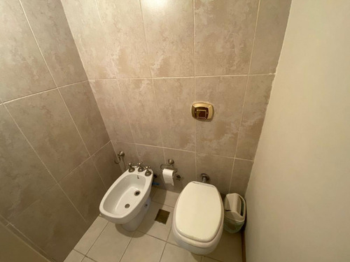 Imagen 25 de 30 de Departamento De 2 Dormitorios En Venta Con Cochera Frente Al Rio Centro Rosario