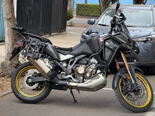 Versión Manual Con Suspensión Electrónica, Defensas Givi