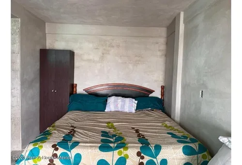 Casa En Venta En Los Héroes 24-20lp~