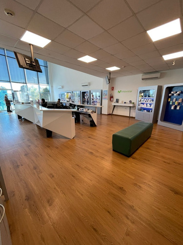 Imagen 4 de 17 de Local Comercial Lagomar Sobre Av Gianatassio Macari Vende