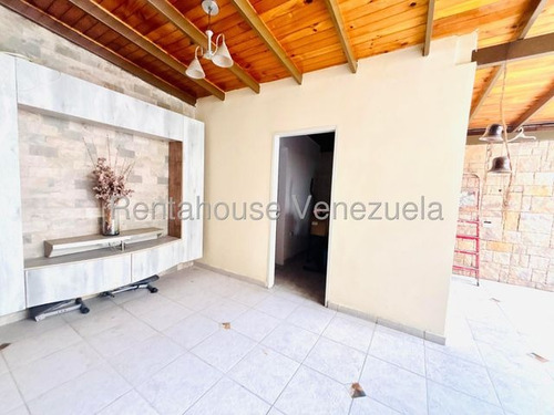 Ji 25-19736. En Venta Casa De 115m2 Ubicada En Guatire, Residencias Villa Avila.