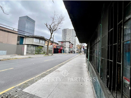 Gran Terreno Con Local Comercial A La Calle En El ...
