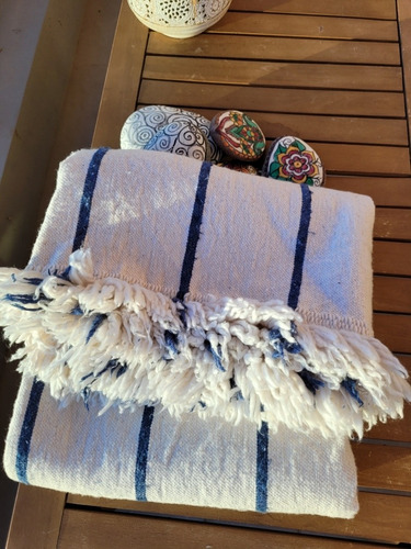 Manta Rustica Moderna 190x130 Cm Línea Siena Color Crudo Con Rayas Separadas Azul