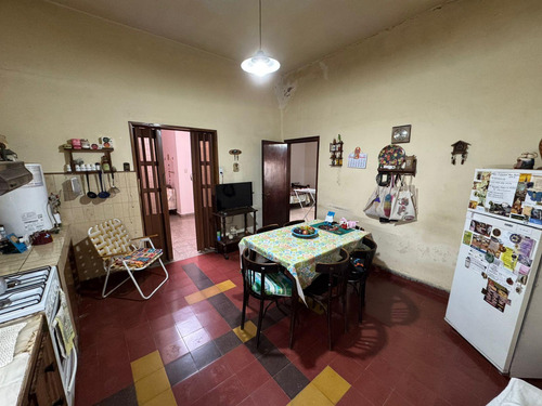 Vendo Casa De Dos Dormitorios Barrio Colon