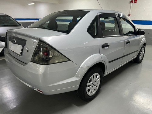 Imagem 4 de 13 de Ford Fiesta Sedan Ano 2011 1.6 Completo