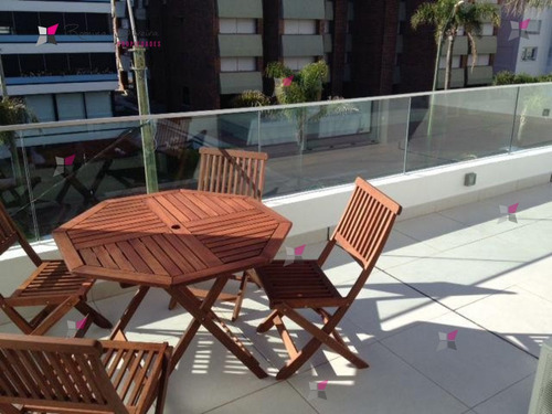 Apartamento En Alquiler Anual Con Parrillero Propio, Zona De Península - Ref: 9841