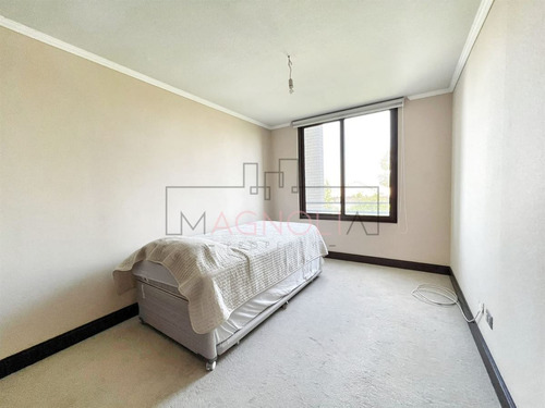 Departamento En Venta De 4 Dorm. En Las Condes
