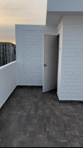 Remato Duplex Con Terraza Vista Al Mar Y Cochera Sanmiguel.