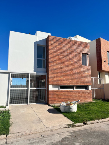 Manantiales 1- Alquiler Duplex 3 Dormitorios