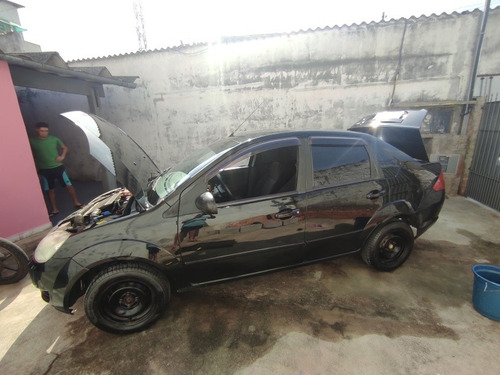 Imagem 1 de 10 de Ford Fiesta Sedan 1.6 Flex 4p 2007