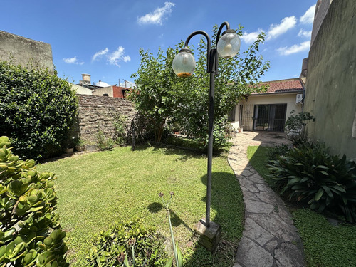 Casa En Venta En Juan B Justo 1700