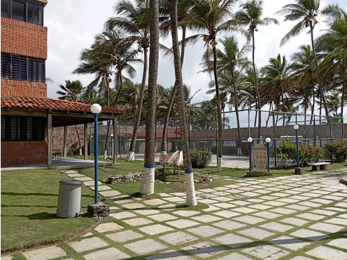 En Venta Apartamento De 3 Habitaciones En Boca De Aroa, Conjunto Residencial Playa Dorada, Estado Falcón - Venezuela / Emer