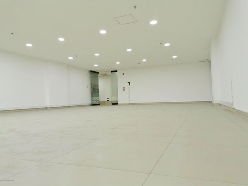 Imagen 4 de 9 de Vendo Comercial En Los Monjes(bogota) C.o 23-449