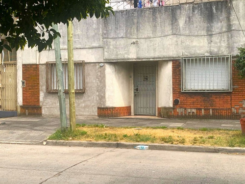 Casa 3 Ambientes Lote Propio En Caseros 