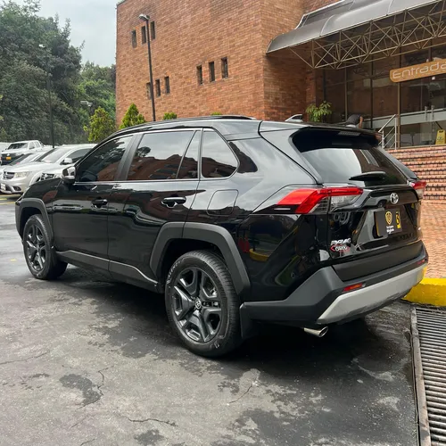 Toyota RAV4 2.5L X-Road 4X4