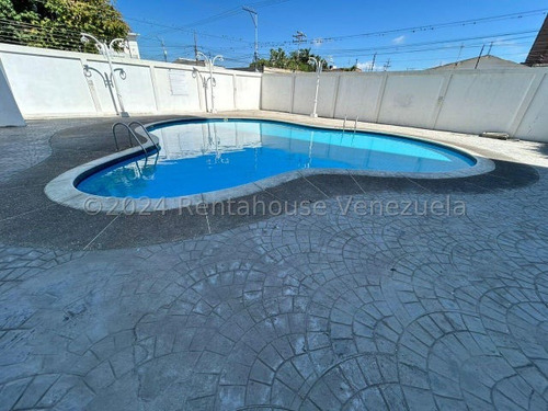 Sara Pastran Vende Apartamento En El Centro De Barquisimeto Con Planta Eléctrica, Remodelado Código 25-1860 Sps