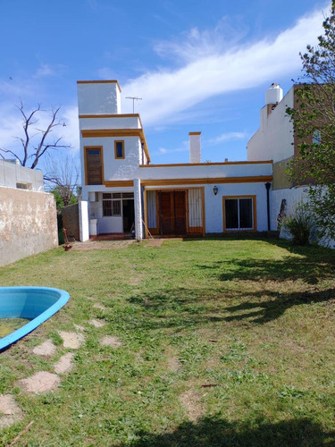 Casa En Venta . 4 Dormitorios 4 Baños - 500mts2 - Bolívar