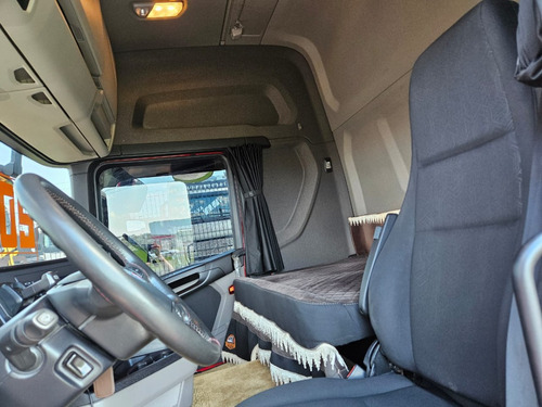 Scania R450 6x2 Highline Ano 21 Euro 5 Geladeira Farol Teto