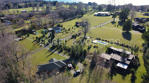 Acogedora Y Moderna Casa En Canto Del Lago En Pucón