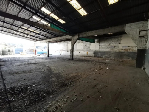 Venta Galpon Con Salida A 2 Calles De 1500 M2