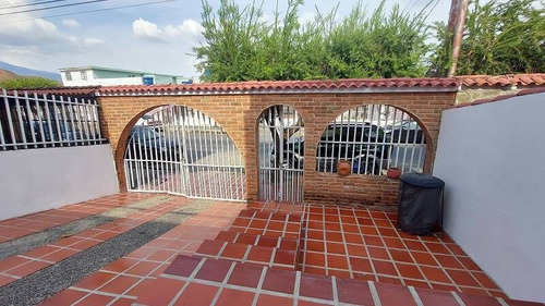 Imagen 3 de 14 de Casa En Venta En La Esmeralda 147mts Alexandra Ramírez 04147041922