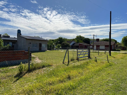 Casa En Venta Sobre Dos Lotes - Mar De Cobo
