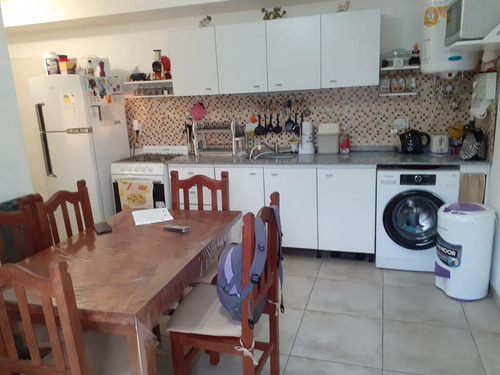 Imagen 2 de 10 de Dpto 2 Ambientes Con Cochera