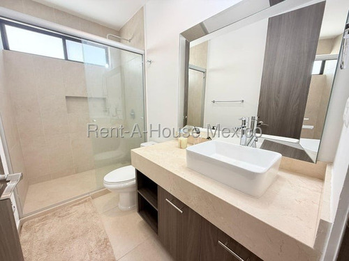 Zakia En Renta Casa Amueblada Con 2 Recamaras Cada Una Con Baño En Suite Qh252912