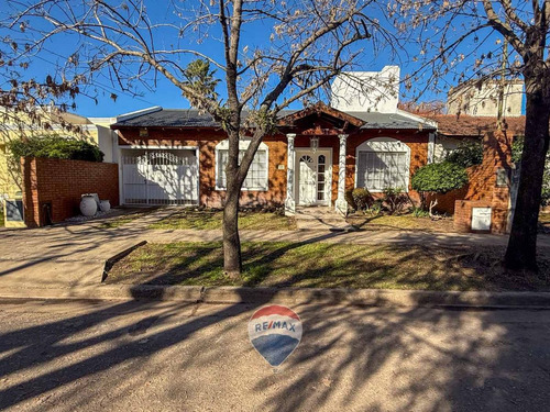 Casa En Venta 5 Ambientes - San Antonio De Areco