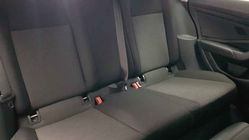 Imagen 10 de 15 de Volkswagen Jetta 2019 4p Comfortline L4/1.4/t Man