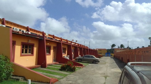 Imagen 9 de 14 de Alquilo Lindo Y Cómodo Townhouse A 10 Minutos Del Parque Nacional Morrocoy En Chichiriviche Edo Falcón