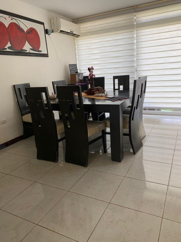 Imagen 4 de 6 de Townhouse En Venta - Urb. Doña Luisa Jc