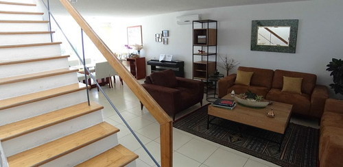 Hermosa Casa En Santa Fe Juriquilla, Alberca, Jardín, Estudio O 3er Recámara..