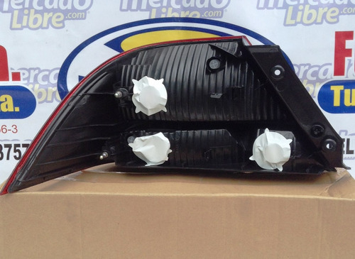 Stop Derecho Lancer 2002-2004 Nuevo Mitsubishi