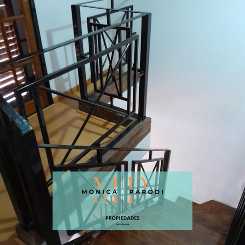 Casa En Venta Con Departamento Y Pileta Zona Centro De Moreno