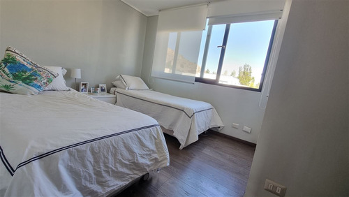 Casa En Venta De 4 Dorm. En Colina Chicureo