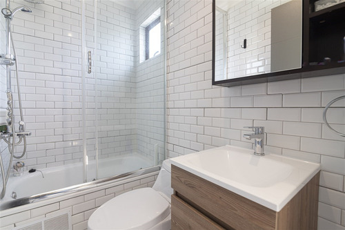Casa En Venta De 5 Dorm En Suit. En Lo Barnechea!!