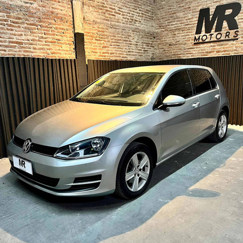 Imagen 4 de 24 de Volkswagen Golf 2016 1.6 Trendline