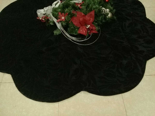 Imagen 2 de 4 de Pie De Árbol De 135 Cm Diámetro En Terciopelo Negro