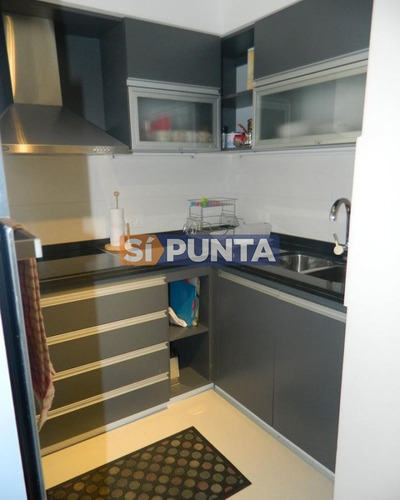 Imagen 8 de 30 de Brava, Edificio Con Servicios