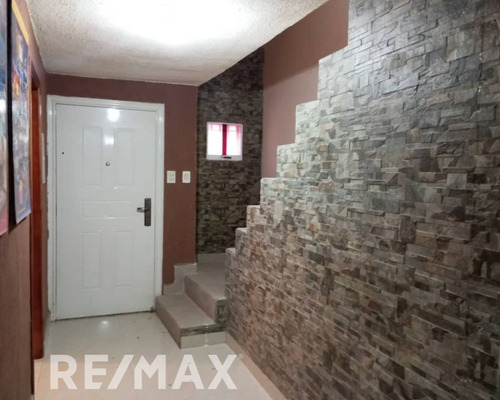 Townhouse En Conjunto Residencial Villas De Nuevo Mundo, Los Robles, Isla De Margarita