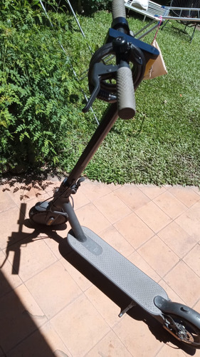 Monopatín Eléctrico Xiaomi Mi Electric Scooter Essential Negro (Usado)