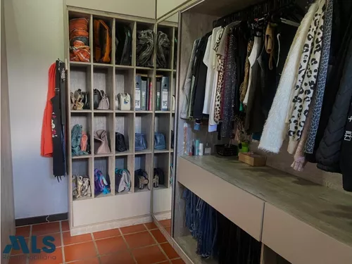 Casa Finca Con Cancha De Futbol(mls#248541)