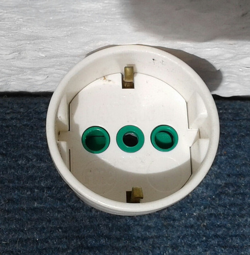 Enchufe Schuko Adaptador 3 Patas.