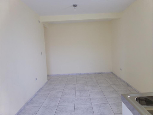 Conjunto Para Alugar, 22 M² Por R$ 500,00/ano - Bairro Alto - Curitiba/pr - Cj0038