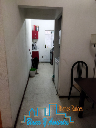 Habitación En Renta Metro Pinosuarez; Baño Propio; Todos Los Servicios; Ideal Una Pareja.