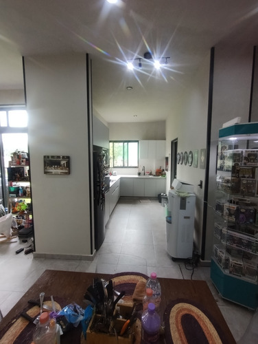 Residencia Autosustentable Estilo Moderno Industrial