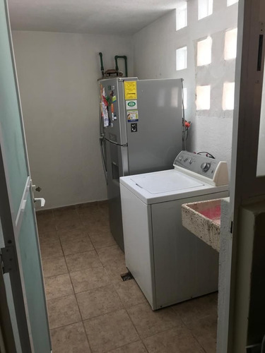 Imagen 10 de 18 de Linda Casa En Puerta Real, 3 Recamaras, Jardín, Fuente, Ubic